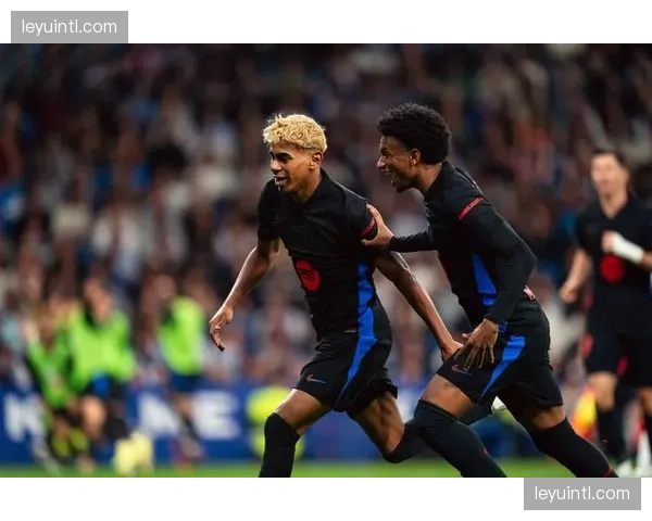 亚马尔三度当选月最佳创历史 单赛季三次获奖成西甲第一人